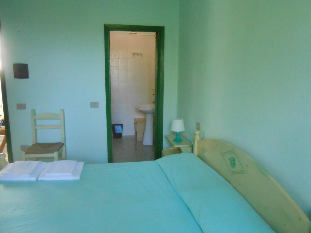 Agriturismo Tupei Hotel Calasetta Camera foto
